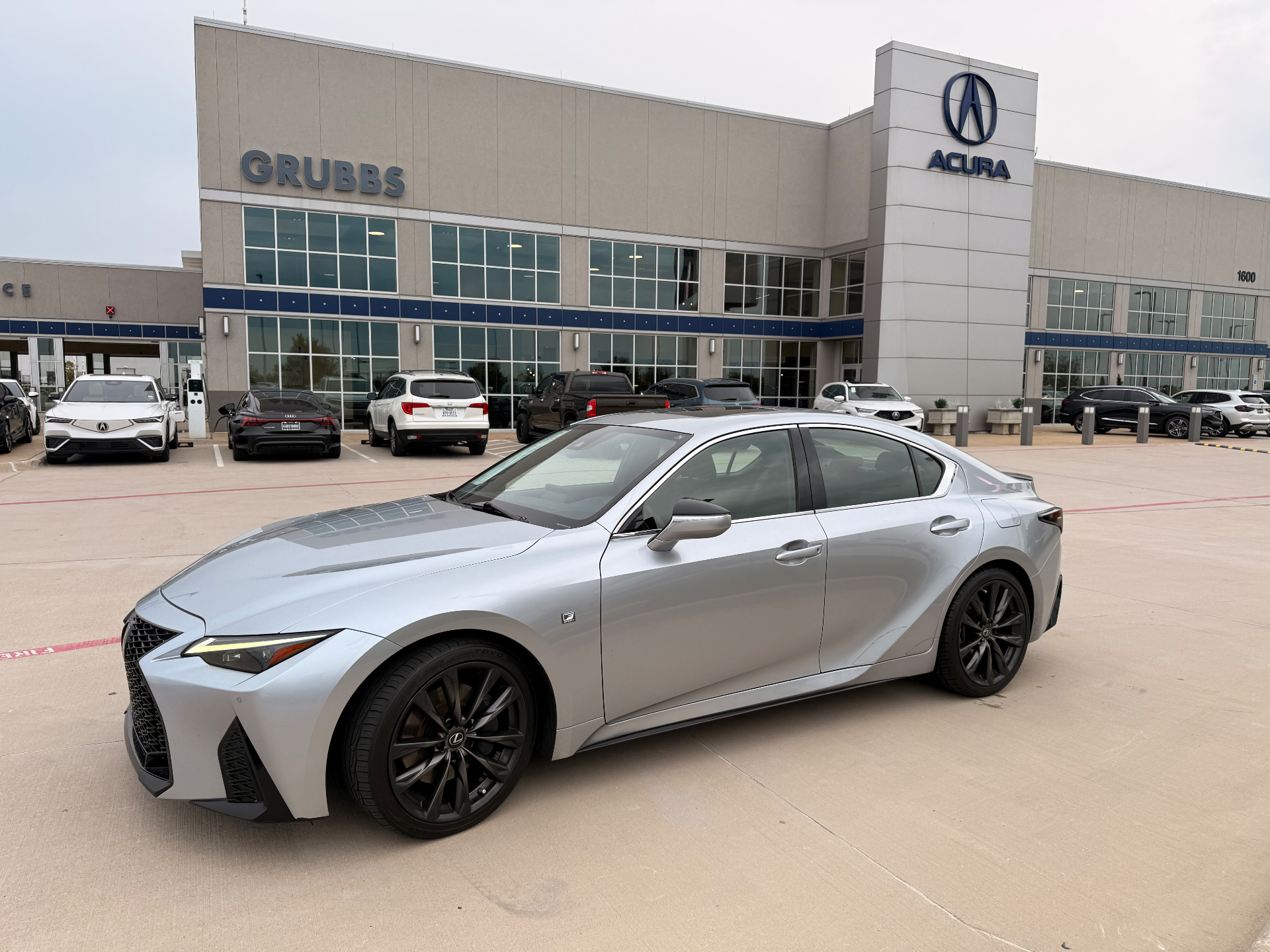 2022 LEXUS IS F Sport front seats - VIN ending N5054173 - Grapevine TX