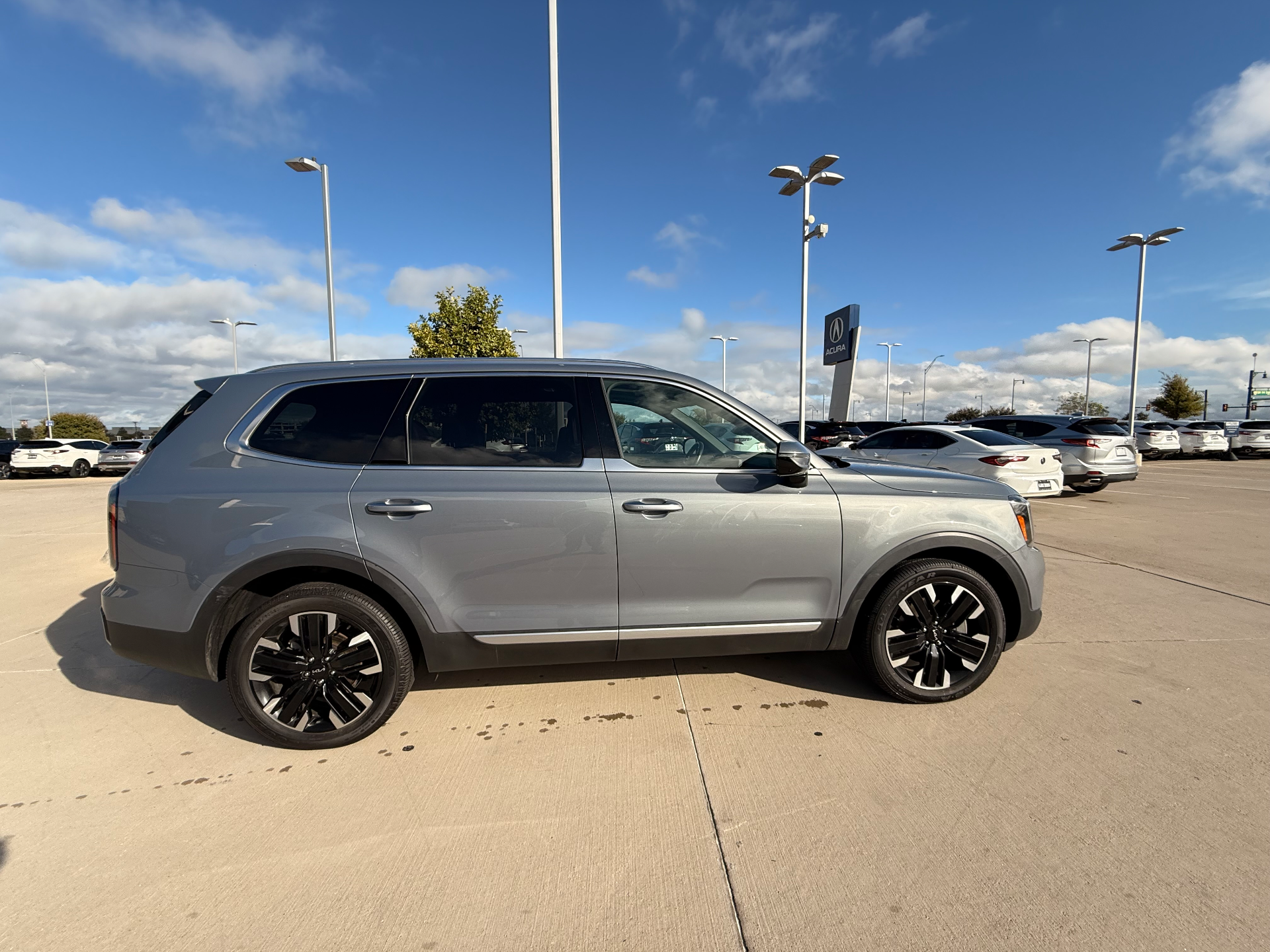 2024 KIA Telluride third row and cargo - VIN ending RG464879 - Grapevine TX